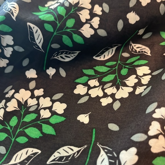 Boden silk blend floral, romantic, business casual, preppy, coastal core shirt - Picture 11 of 11